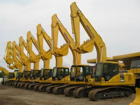 Deretan alat berat untuk kebutuhan industri dan proyek