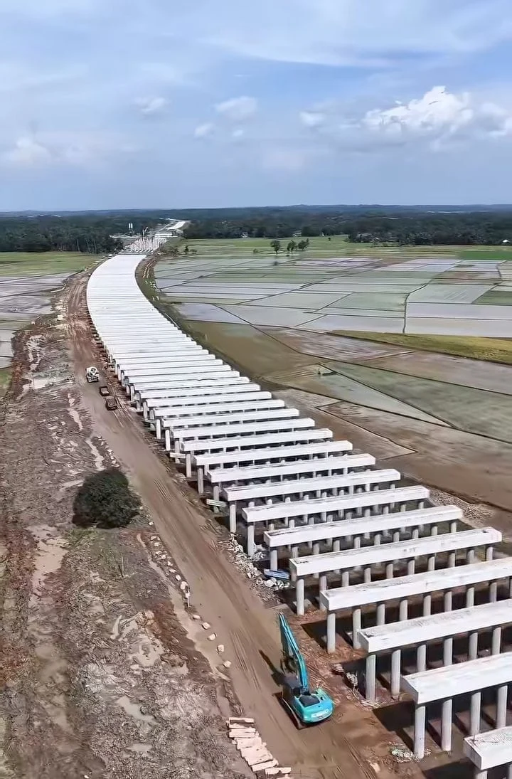 Pembangunan infrastruktur pada area proyek